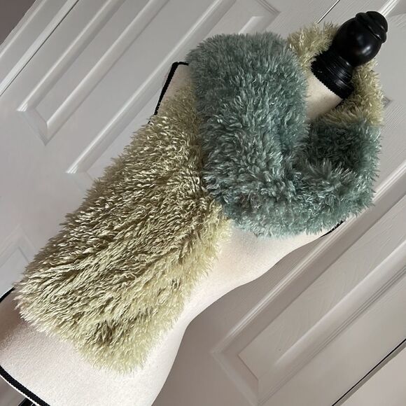 Anthropologie Fluffy Colorblocked Scarf in Mint - Picture 2 of 12